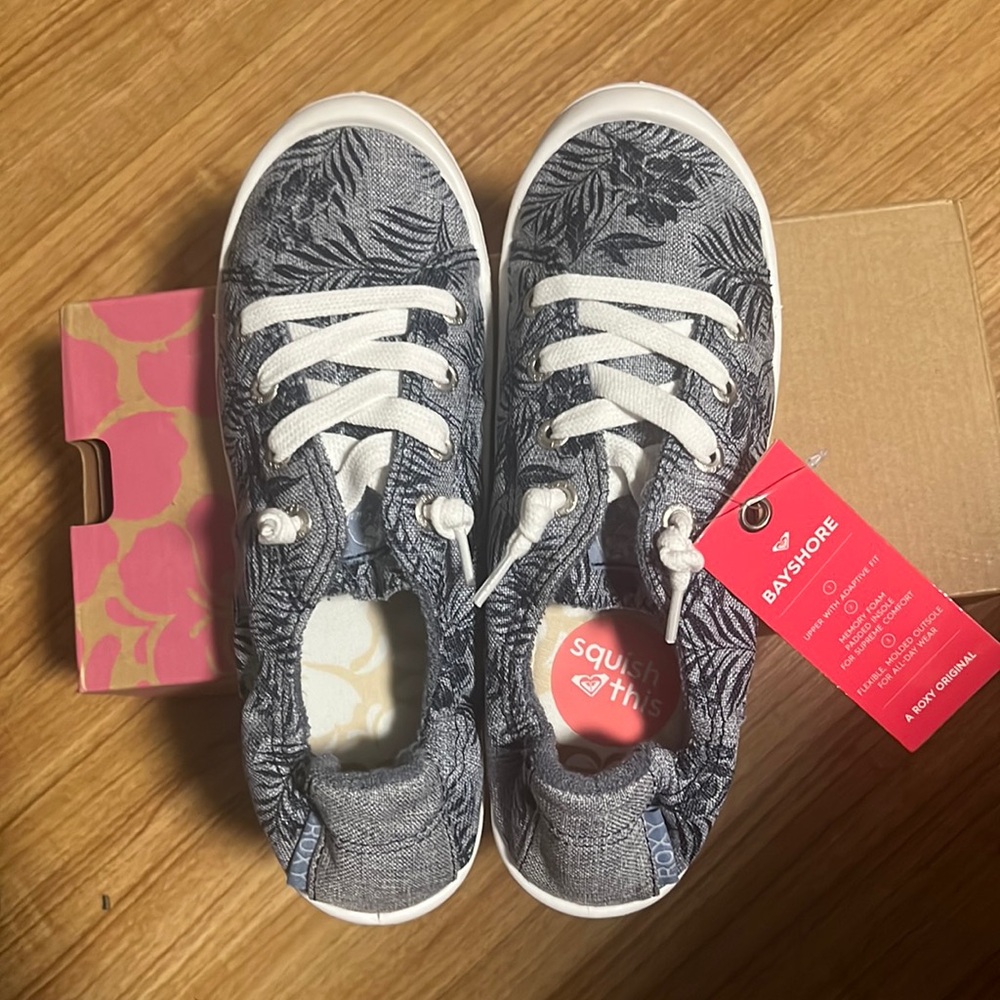 COPY - Roxy shoes size 7 women’s